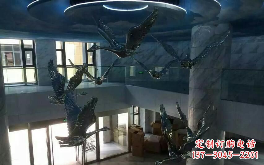 泰州不锈钢天鹅雕塑赋予室内空间灵动之美