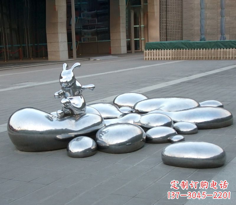 泰州不锈钢兔子雕塑饱含艺术美感的艺术品