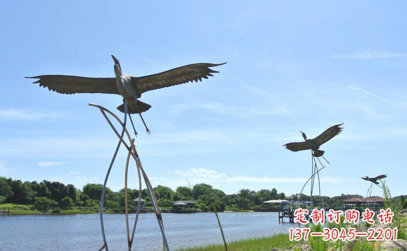 泰州不锈钢仙鹤雕塑象征着自由之美