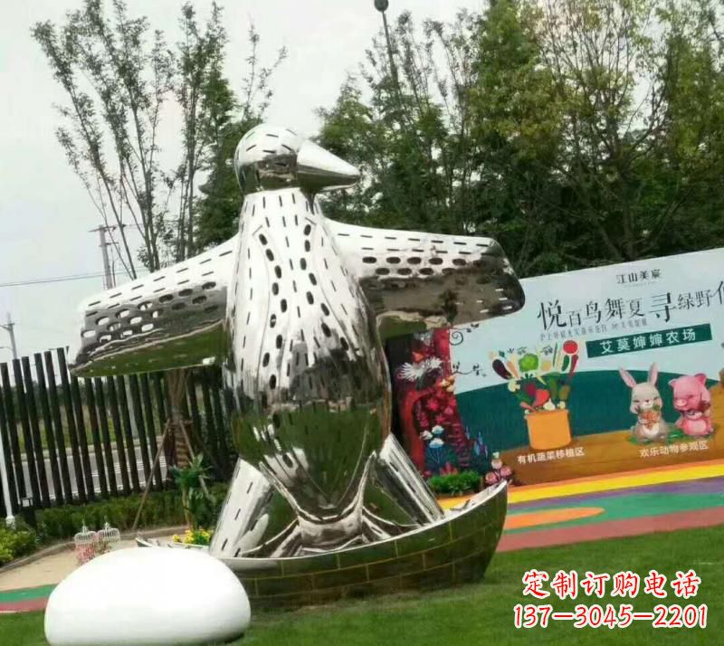 泰州不锈钢现代企鹅雕塑