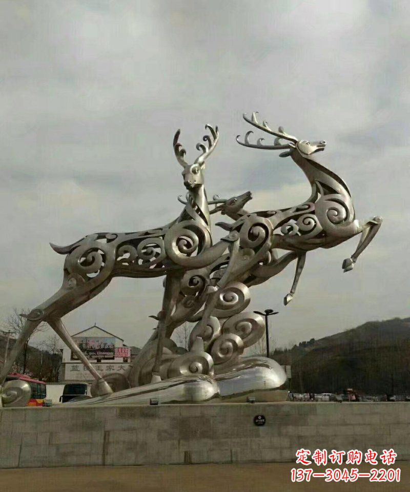 泰州梅花鹿雕塑——祥云梅花鹿广场的标志