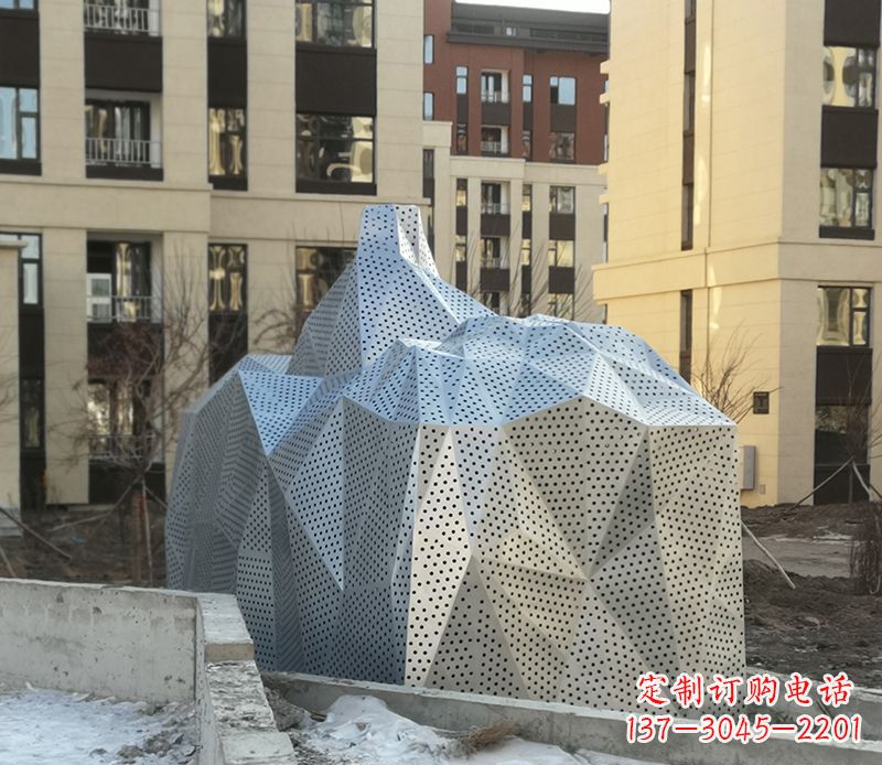 泰州不锈钢小区假山雕塑雕塑点缀小区美景
