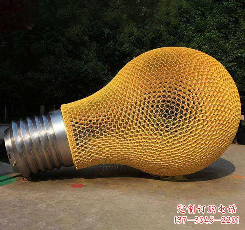 泰州不锈钢灯泡雕塑点亮小区景观