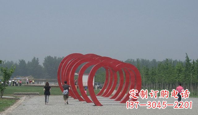 泰州不锈钢心形拱门雕塑美丽而神圣