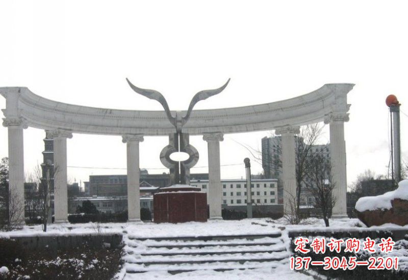 泰州雄鹰展翅——一件精美的不锈钢雕塑