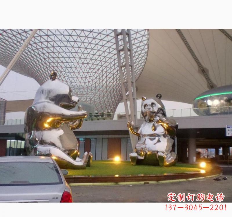 泰州不锈钢熊猫雕塑象征中国特色文化