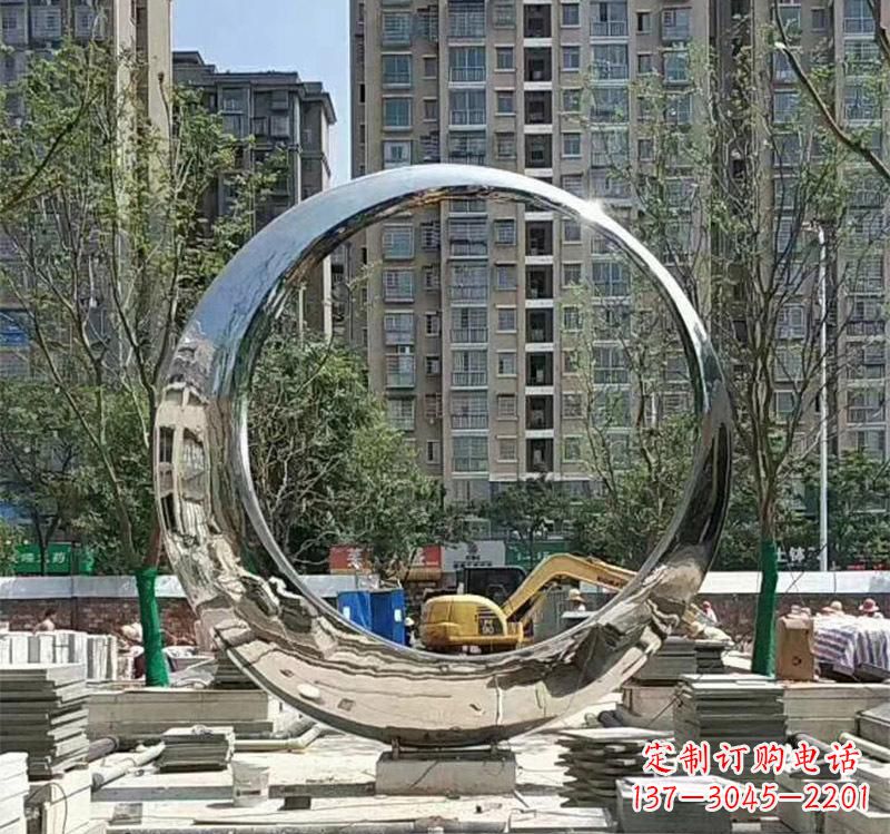 泰州不锈钢艺术圆环雕塑——艺术的精粹