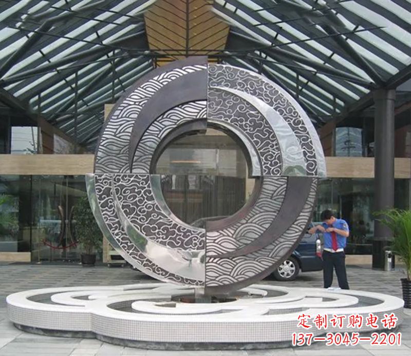 泰州不锈钢圆环雕塑,点缀酒店空间