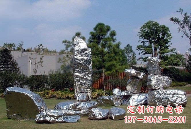 泰州美丽的太湖石雕塑
