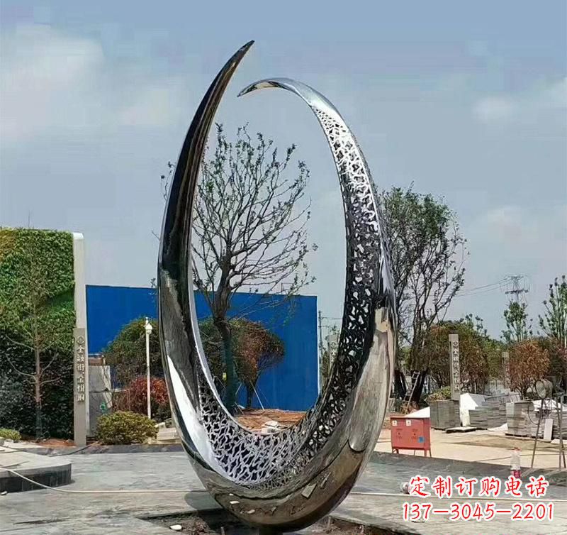 泰州不锈钢圆环雕塑将艺术与实用结合