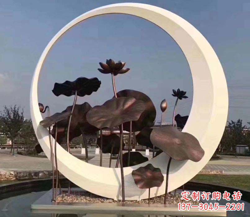 泰州环绕荷香不锈钢圆环雕塑