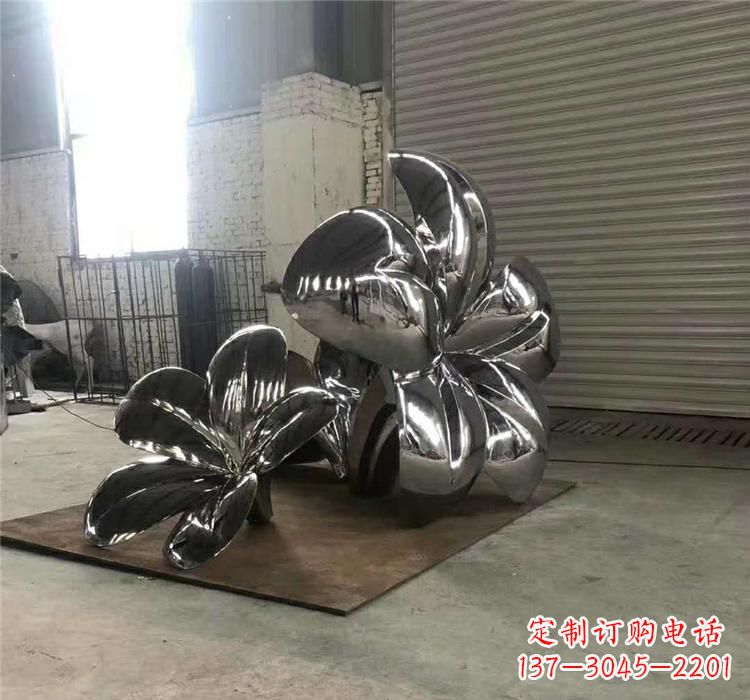 泰州不锈钢植物镜面荷花雕塑——艺术的精美结晶
