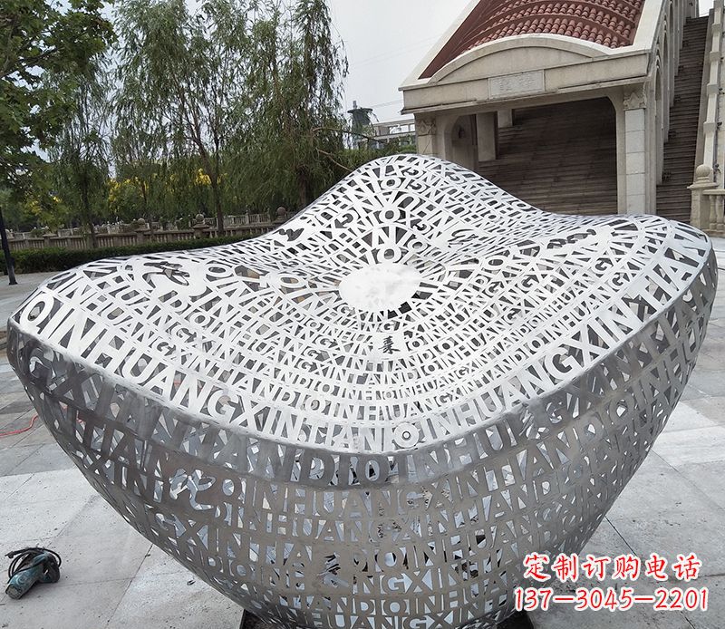 泰州不锈钢字母元宝雕塑精美艺术精品