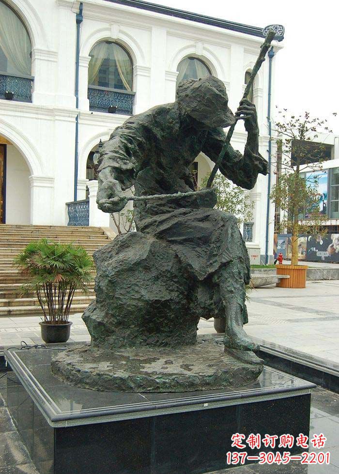 泰州节奏轻快的二胡雕塑
