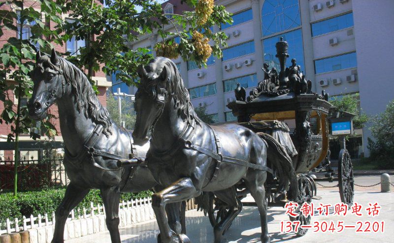 泰州马车雕塑西方步行街的瑰宝