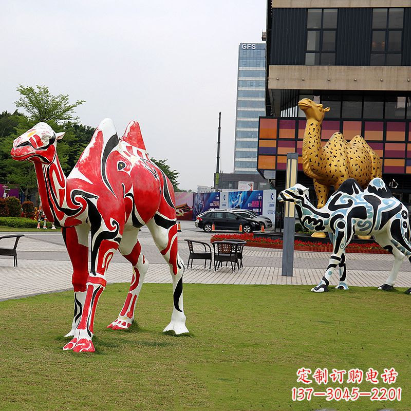 泰州彩绘骆驼不锈钢雕塑城市园林的精美装饰