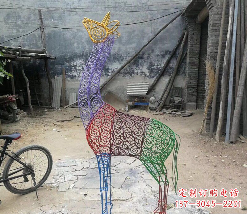 泰州彩色不锈钢镂空梅花鹿雕塑——精美艺术品