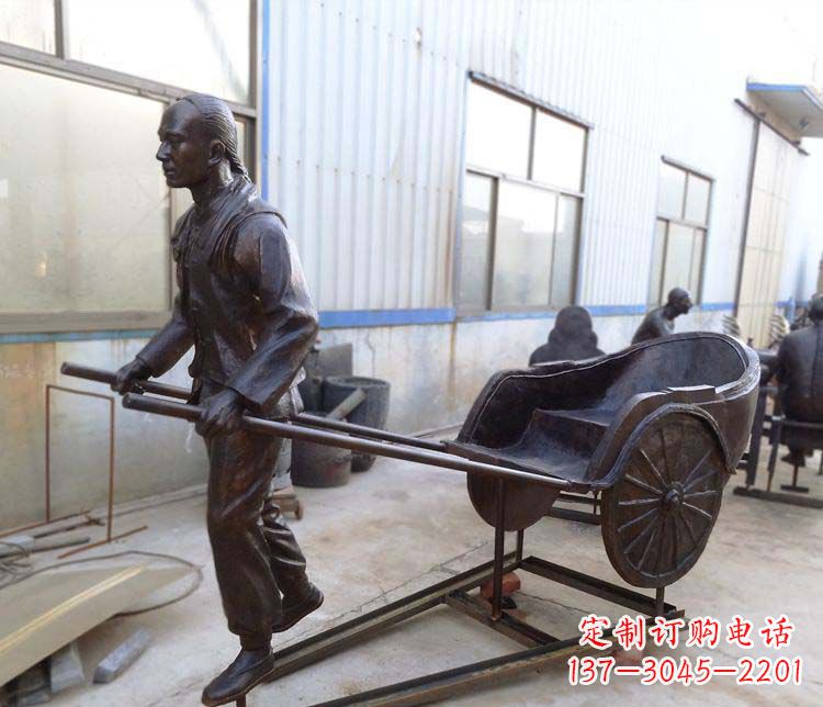 泰州青铜车夫雕塑致敬车夫的贡献