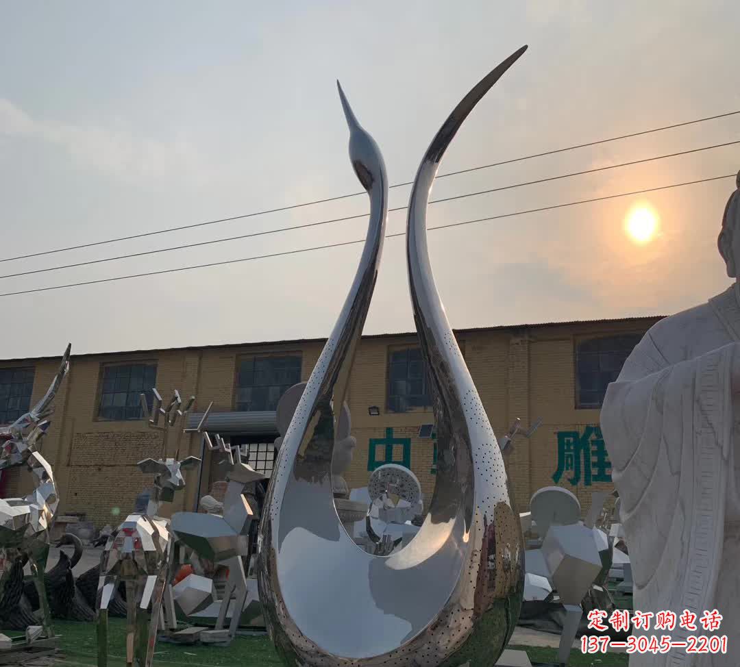 泰州雕塑镜面天鹅
