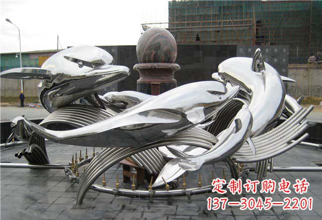 泰州城市中的海豚雕塑