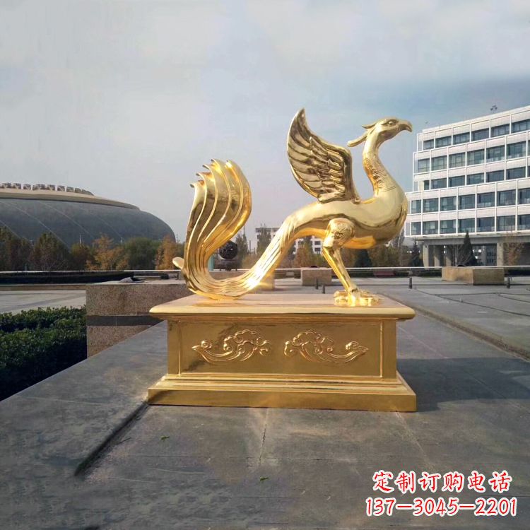 泰州城市广场的朱雀雕塑