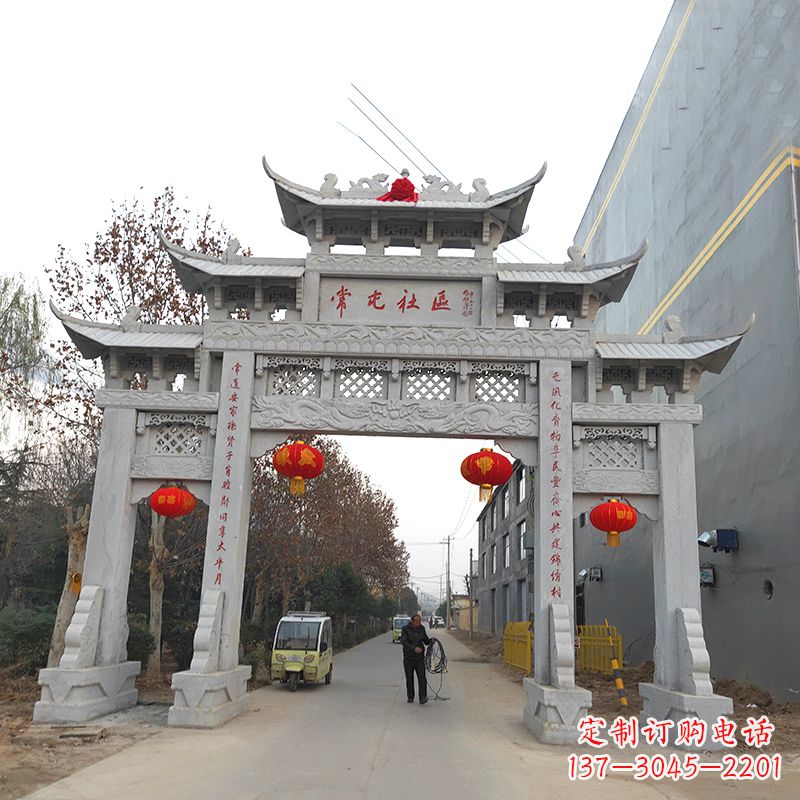 泰州社区石雕牌坊传承中国传统文化