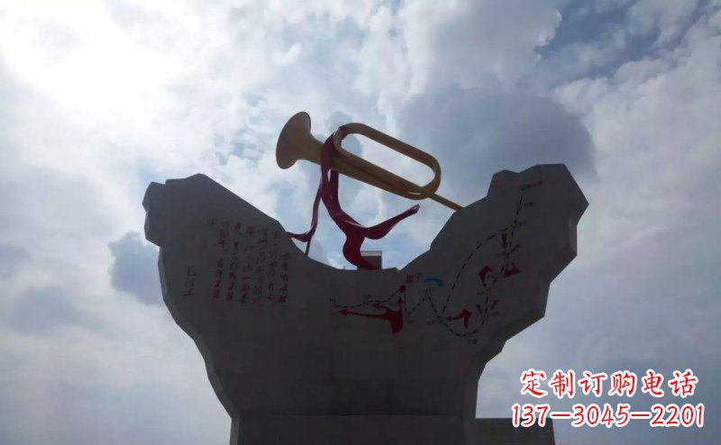 泰州革命烈士冲锋号雕塑让革命历史长存