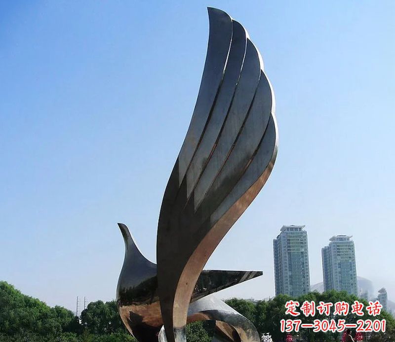泰州不锈钢翅膀雕塑象征着自由的美