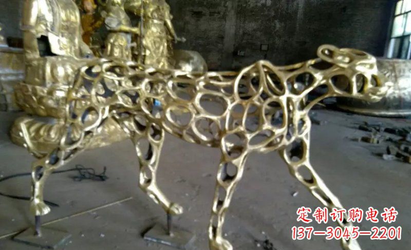 泰州静谧的金钱豹雕塑