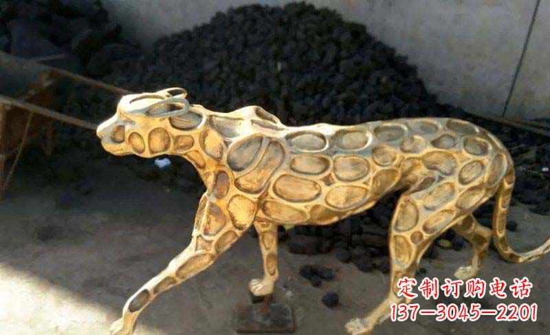 泰州雄健的豹雕塑