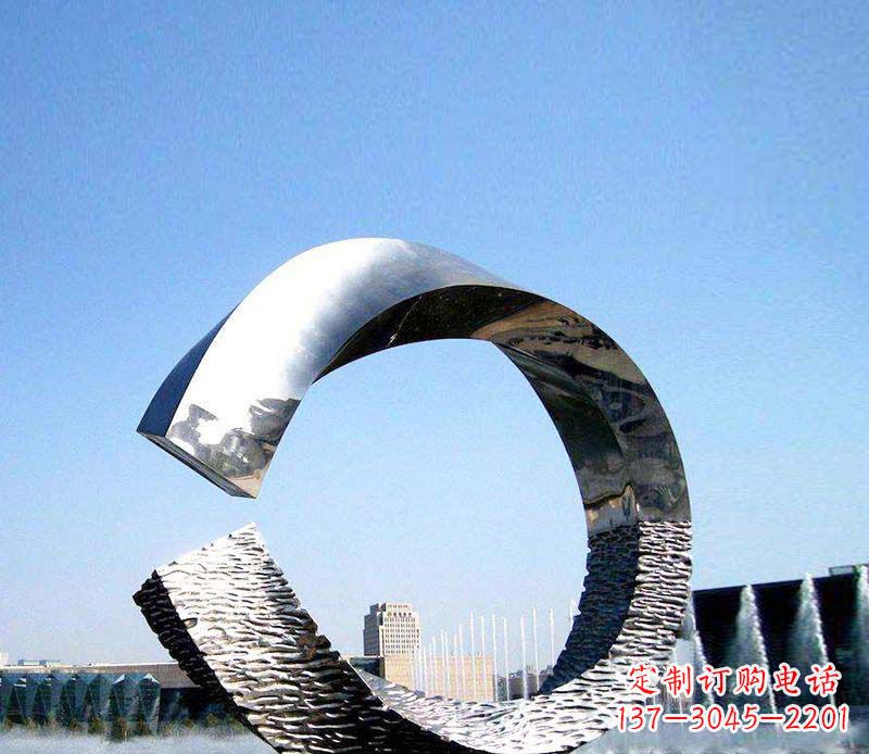 泰州抽象镜面不锈钢圆环雕塑