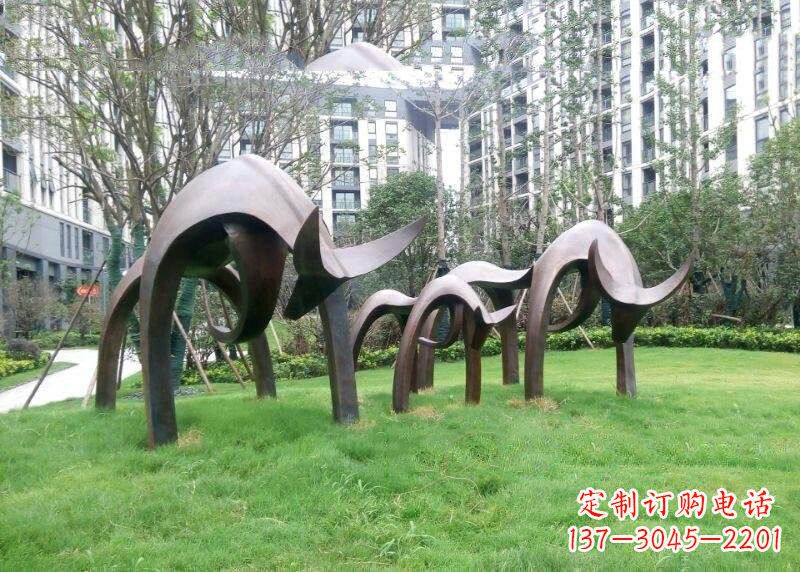 泰州抽象牛铸铜雕塑-小区园林草坪动物摆件