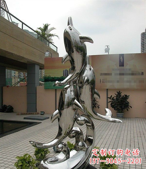 泰州海豚雕塑表达创意与活力