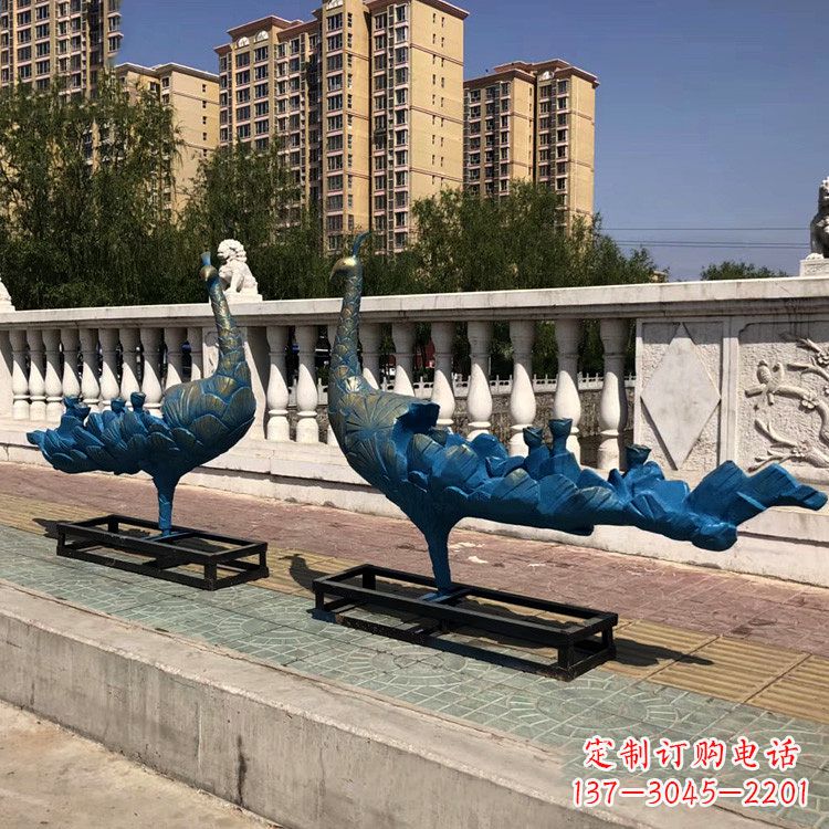 泰州珠翠集精美孔雀雕塑
