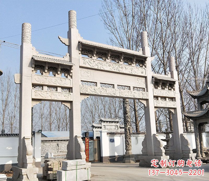 泰州村口的珍贵文化——牌坊雕塑