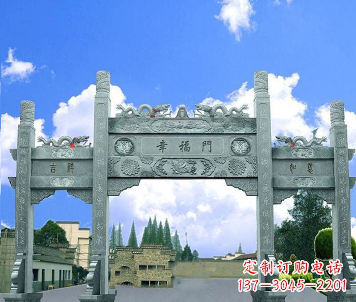 泰州村庄三门牌坊的雕塑之美