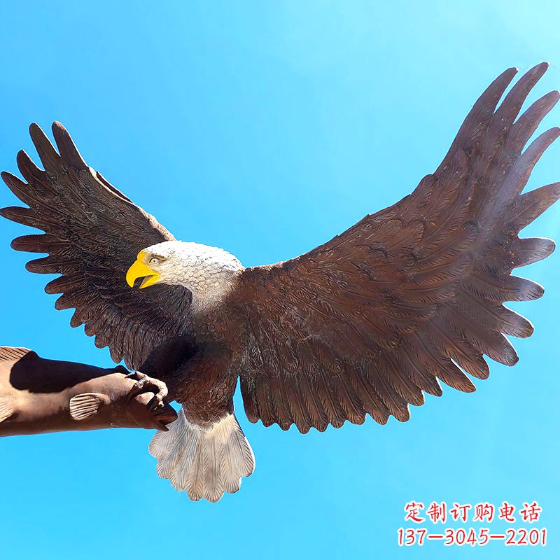 泰州精致仿真老鹰玻璃钢雕塑