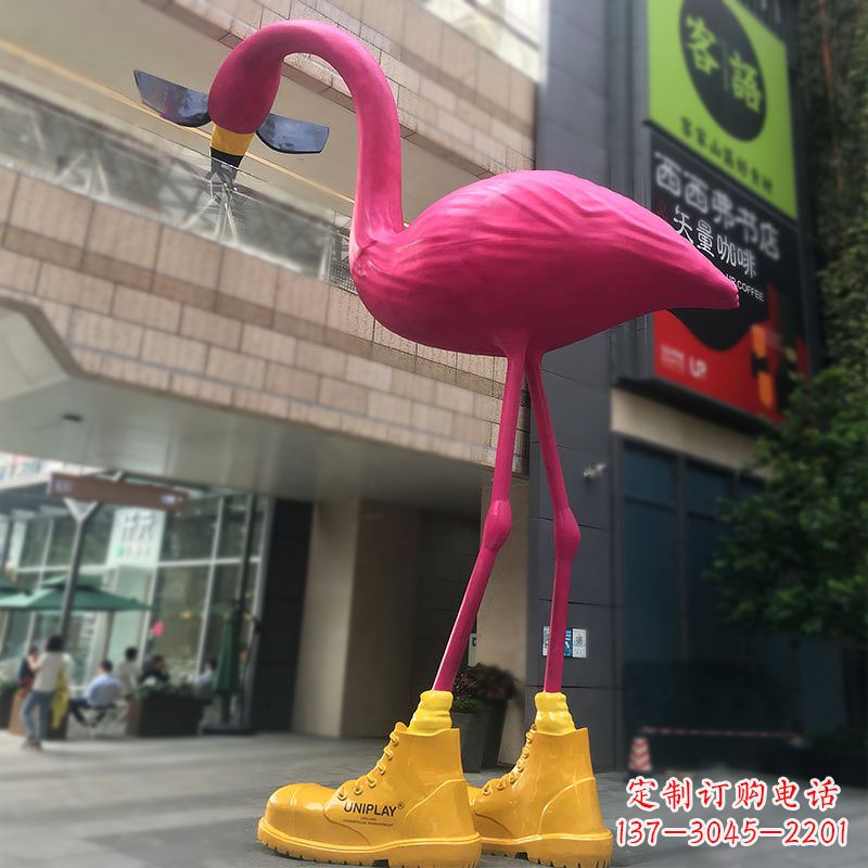 泰州精美多彩的火烈鸟雕塑