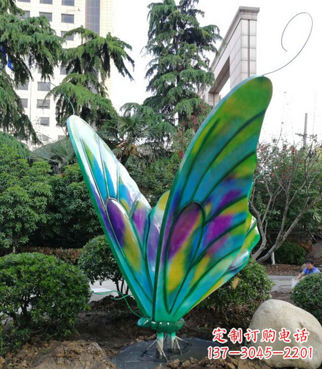 泰州华丽璀璨的蝴蝶彩绘雕塑
