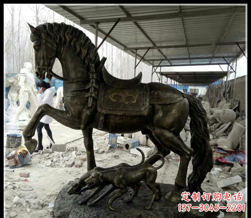 泰州高品质马雕塑