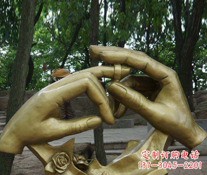 泰州精美戒指铜雕塑