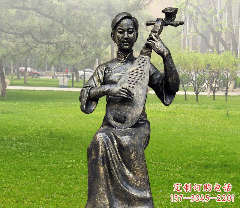 泰州弹琵琶的人物铜雕塑