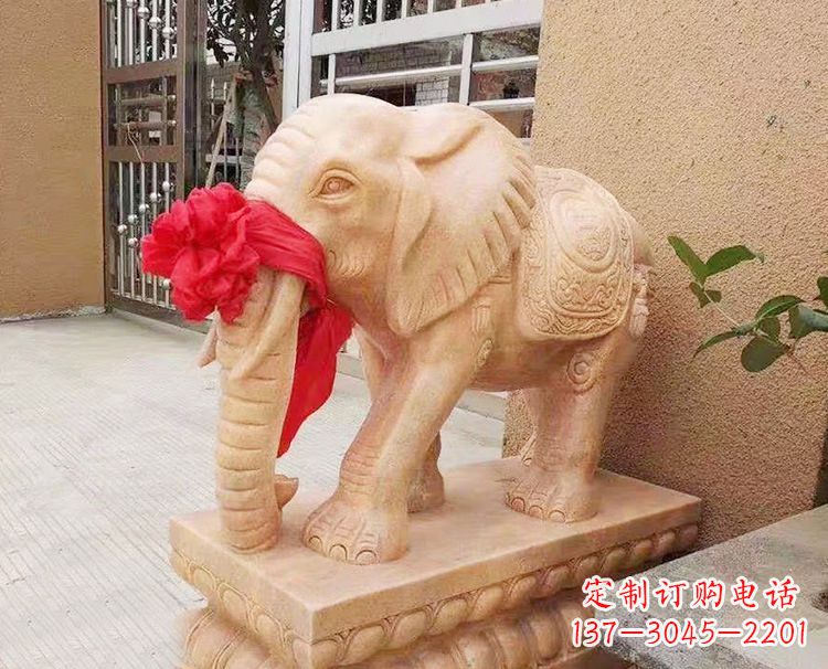 泰州精心雕刻大象石雕