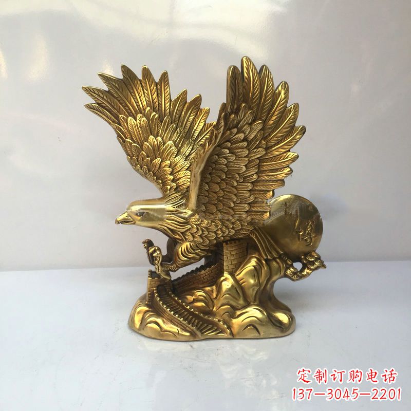 泰州高雅迷人的镀金铜老鹰雕塑