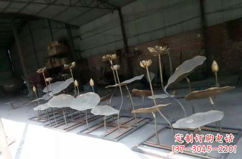 泰州精美锻铜荷花荷叶雕塑