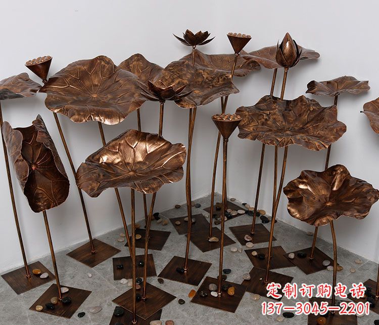 泰州锻铜荷花景观雕塑