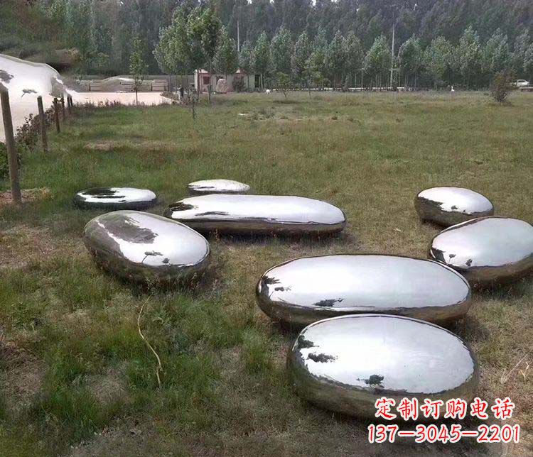 泰州抽象镜面不锈钢鹅卵石雕塑
