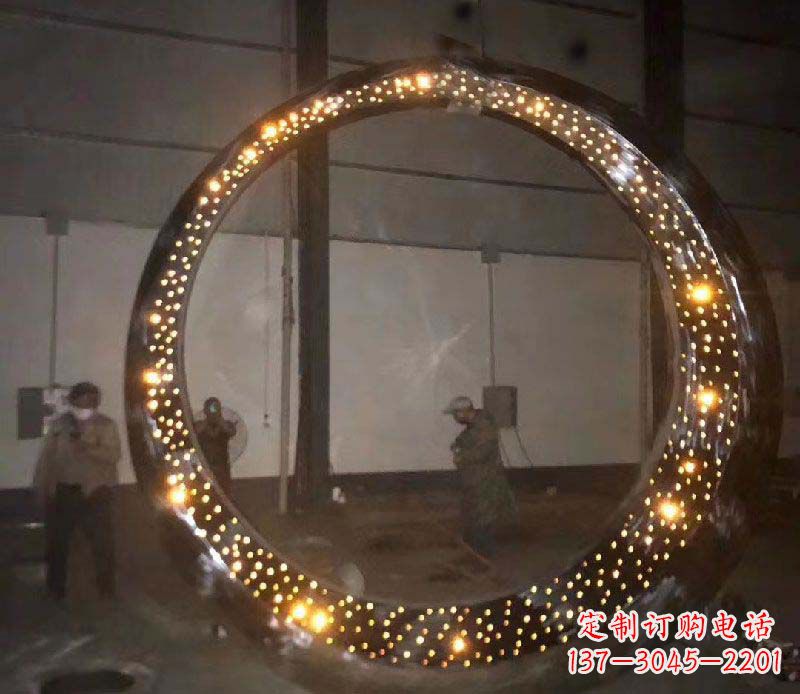 泰州发光圆环不锈钢雕塑
