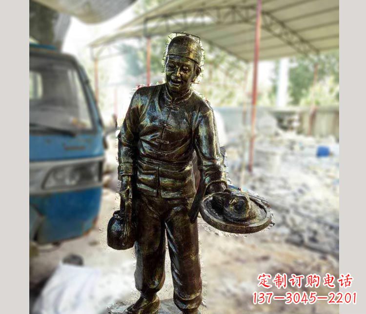 泰州饭店上菜的店小二铜雕 