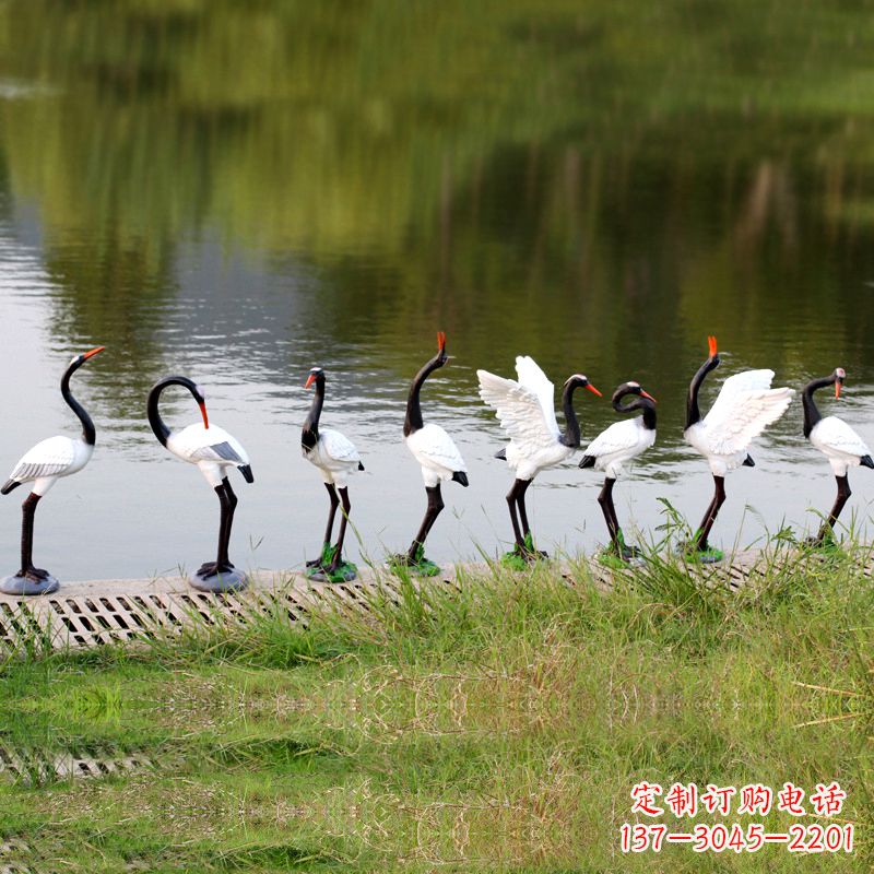 泰州玻璃钢动物水池雕塑